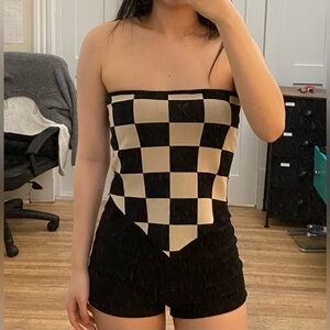Square pattern knit tube top